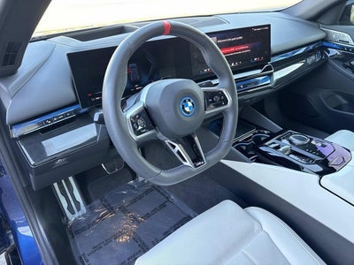 2025 BMW i5 M60