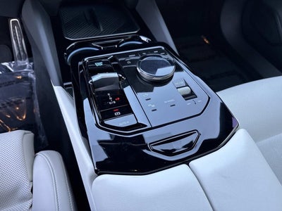 2025 BMW i5 M60