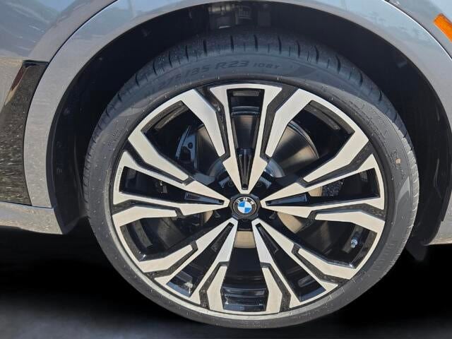 2027 BMW X7 Base