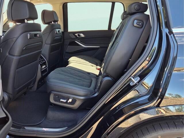 2027 BMW X7 Base