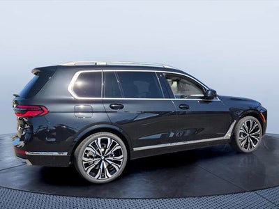 2027 BMW X7 Base