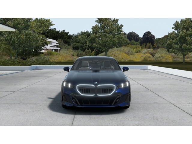 2027 BMW 550e Base