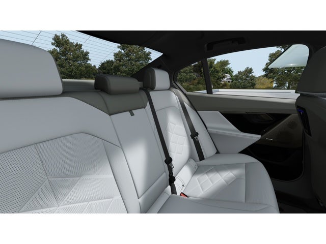 2027 BMW 550e Base