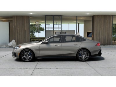 2026 BMW 550e Base