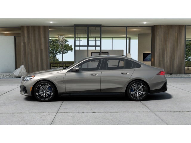 2026 BMW 550e Base