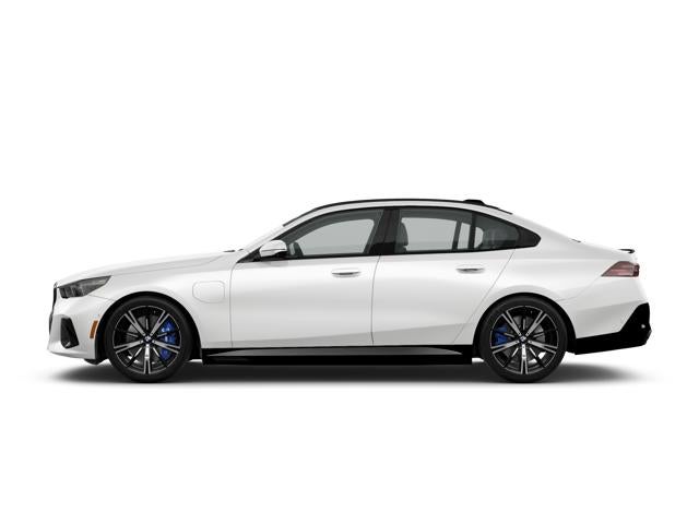 2027 BMW 550e Base