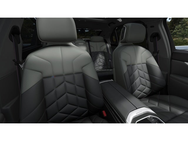 2026 BMW 750e xDrive Base